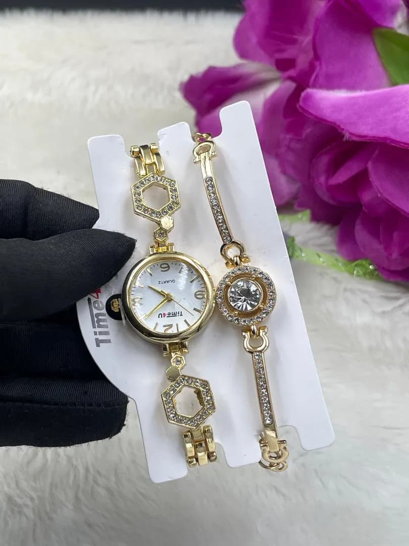 Wristwatch and bracelet combo - 1