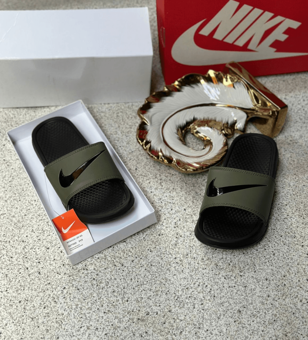 Nike Comfort & SB Slides - 2