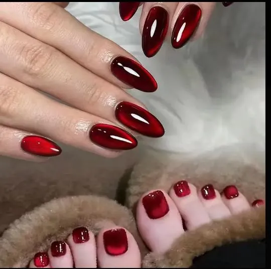 Wine press on nails - 1